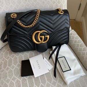 Like New Gucci GG Marmont medium matelassé bag